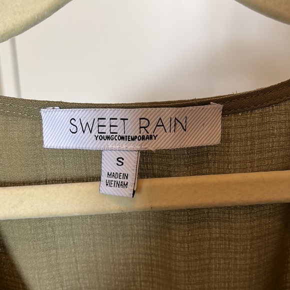 Sweet Rain Cinched Waist Blouse - Picture 3 of 3